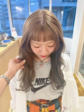 ロマリア 渋谷 渋谷宮益坂(Lomalia) イメチェン/ベージュ/ダブルカラー/赤み消しカラー/前髪/渋谷駅