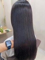 カミエ(kamie)&nbsp;透明感あるアッシュロング×上質な艶感