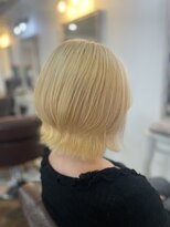 スニップヘア(snip hair)&nbsp;ホワイトブロンドカラー