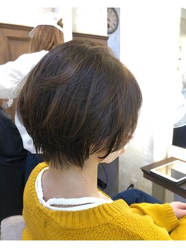 カリーナ(Carina) 〈キシタクヘアー〉スッキリ楽ちんショート