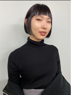 イン(in.) オン眉ボブ