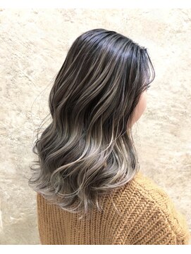 イト(ito.) 外国人風ブロンドバレイヤージュ_マロンベージュ_かきあげ