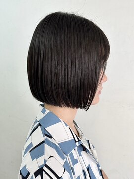 ヒビヲ(HIBIO) 切りっぱなしボブショートボブベージュカラー艶カラーオージュア