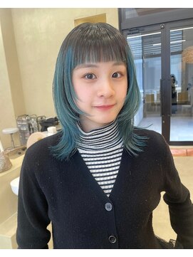 スニュウ(snuw) 【snuw mina】レイヤーカット/顔まわりレイヤー/ブルーカラー/