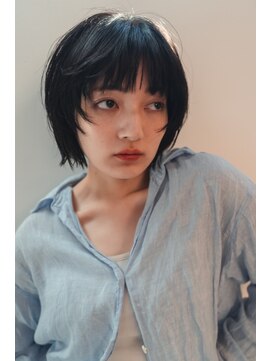 イーズ(e's) ミニボブとフェイスレイヤー　<若林>