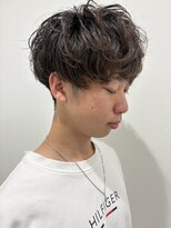 ヒュイル バイ ニアウ(Hwyl by Niau) メンズマッシュセンターパートスパイラルパーマニュアンスパーマ