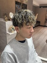 ヘアーラボ アッシュ(Hair Labo ASH) ツイストスパイラル×金メッシュ