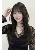 暗髪でも重く見えない。韓国風くびれレイヤー