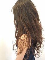 プリュム(Plume)&nbsp;外国人風無造作こなれ感ナチュラルランダムカール大人ノーブル