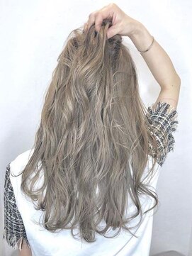 アラ モーダ(Alla moda) ハイトーンベージュ