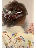卒業式やパーティーに！ルーズなアップスタイル