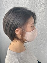 カプア 仙台駅前店(Kapua)&nbsp;大人かわいい小顔ワンサイドショートボブ前下がり　ピアスカラー