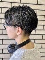 クロム トウキョウ ザ バーバー 新宿(CHROM TOKYO the Barber) センターパート刈り上げツーブロ前下がり