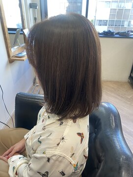 ハーツ(Heart's) 白髪ぼかしハイライト大人ミディアムボブ