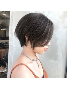 ギークス(GEEKS) 【GEEKS渋谷】白髪ぼかしハイライト/小顔/似合わせカット/透明感