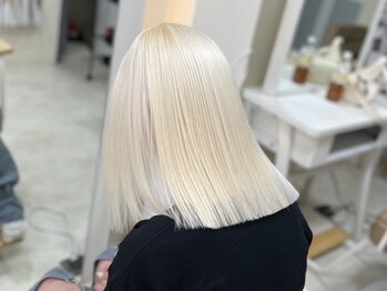 カリーナ(CARINA)の写真/【心斎橋徒歩５分/アメ村】可愛いも綺麗も手に入る★ダメージレスブリーチで理想のハイトーンカラーに◎