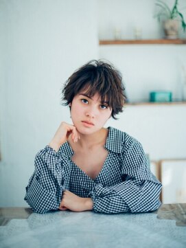 ストラッセ 扶桑店(STRASSE) カジュアル外ハネショートスタイル