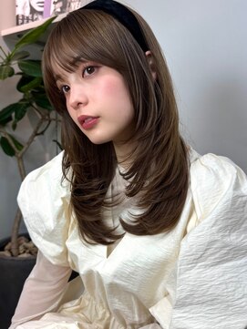 イヴォーク トーキョー(EVOKE TOKYO) ミディアムレイヤーバタフライカット髪質改善ハイレイヤーカット