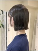 20代/ショート/切りっぱなしボブ/グレージュ