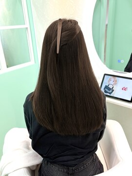 エラ(Ella) 広がりパサつき防止の縮毛矯正