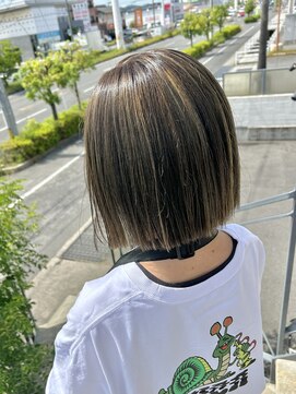 エーケーエー(hair life a.k.a) パツボブハイライト