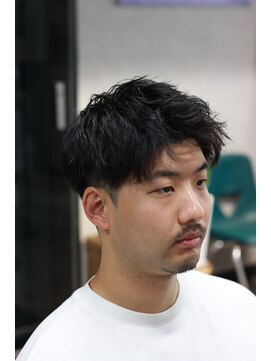 ニューオールド 三軒茶屋(NEW OLD) メンズ2ブロック癖毛風パーマ