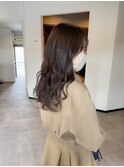 やわらかグレージュ