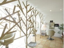 ソアンヘアー(SOAN hair)の雰囲気（昼と夜で異なる表情を見せるのも、SOAN hairの特徴です）