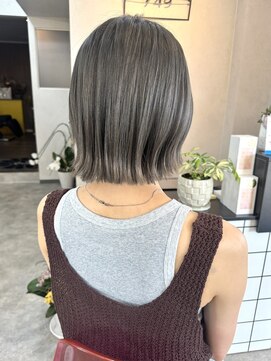 ナジック(749) ボブ×オリーブグレー