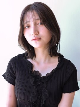 ザ ドッツ(THE DOTS) ミディアムレイヤー ゆる巻き くびれヘア シースルーバング