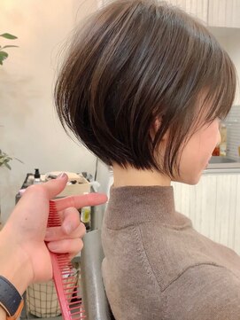 アイドットプラス 札幌大通り(i.+ODORI) 前髪あり小顔くせ毛カバーベージュカラー丸みショートボブヘア