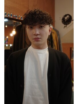 エディ(Edy) メンズスペインカールマッシュ刈り上げケアパーマ眉毛カット岡山