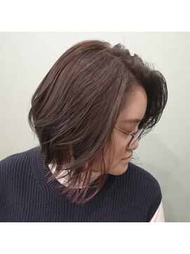 リリス(l'iris) 前下がりボブ抜け感ダークグレージュ深みレッド脱白髪染め