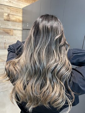 ベイショア(Bay Shore NY) バレイヤージュことりベージュシルキーベージュブロンドカラー