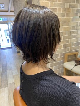 ネオリーブエム(Neolive em;) 【　マッシュウルフ×カーキ　】