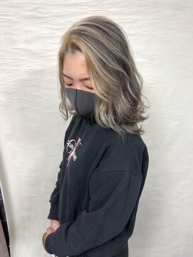 テイス 新宿(TACE) ハイライト[ネビージュ/黒髪/小顔/新宿]