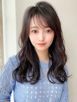 2wayバングでイメチェン！顔まわりレイヤーくびれヘアが人気◎