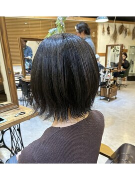 チリンバイロストシティー(Chillin by LOSTCITY) くびれボブ