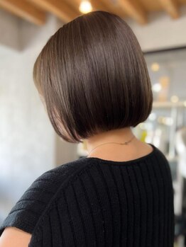 アメイズトーキョー 札幌大通(Amaz! tokyo)の写真/大人女性から圧倒的低ダメージブリーチ使用の“白髪ぼかし”が人気！髪の芯から潤い溢れる艶カラーに。