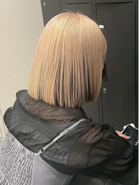 ベレーザ 渋谷(BELEZA) 15502ブリーチ&ダブルカラーホワイトブロンドハイトーンカラー