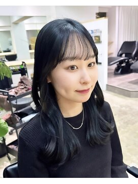 暗髪でも透明感を♪ブルーブラックカラー