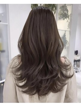 グレージュ×レイヤー