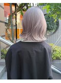 ホワイトグレージュ/全頭ブリーチ/ミニボブレイヤー
