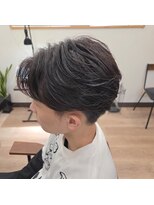 タスクヘアー(task hair)&nbsp;フェザーパーマ×ツーブロックセンターパート刈り上げショート２