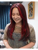 グッドフェローズ キタホリエ(GoodFellas kitahorie) レイヤーカットで魅せるハイトーンレッドブリーチデザインカラー
