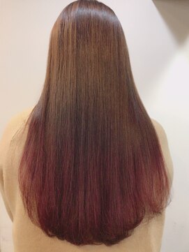 ニルバ(niLva) nilva新宿／ツヤブラウン ピンクグラデーション［山村麻悠］