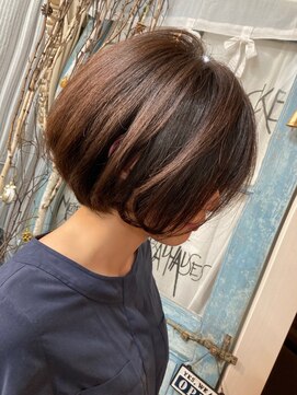 ロッティー(Rottie) ショートボブ