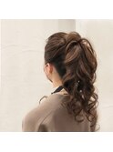 オールバックの高めのポニー