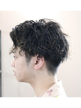 ウィスカーヘアー(whisker hair) スパイラルパーマ