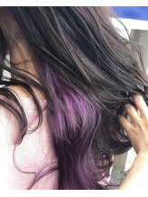 10.「髪のアクセントに♪インナーカラー/ハイライトカラー」アレンジしても可愛く見えるデザインカラー